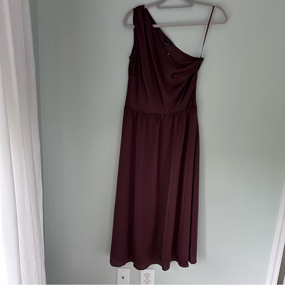 One-Shoulder Flare Midi Dress - Picture 4 of 7